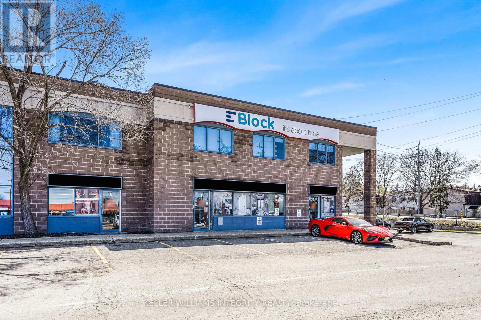 https://ddfcdn.realtor.ca/listing/TS638821280893730000/reb76/highres/3/x12127083_1.jpg
