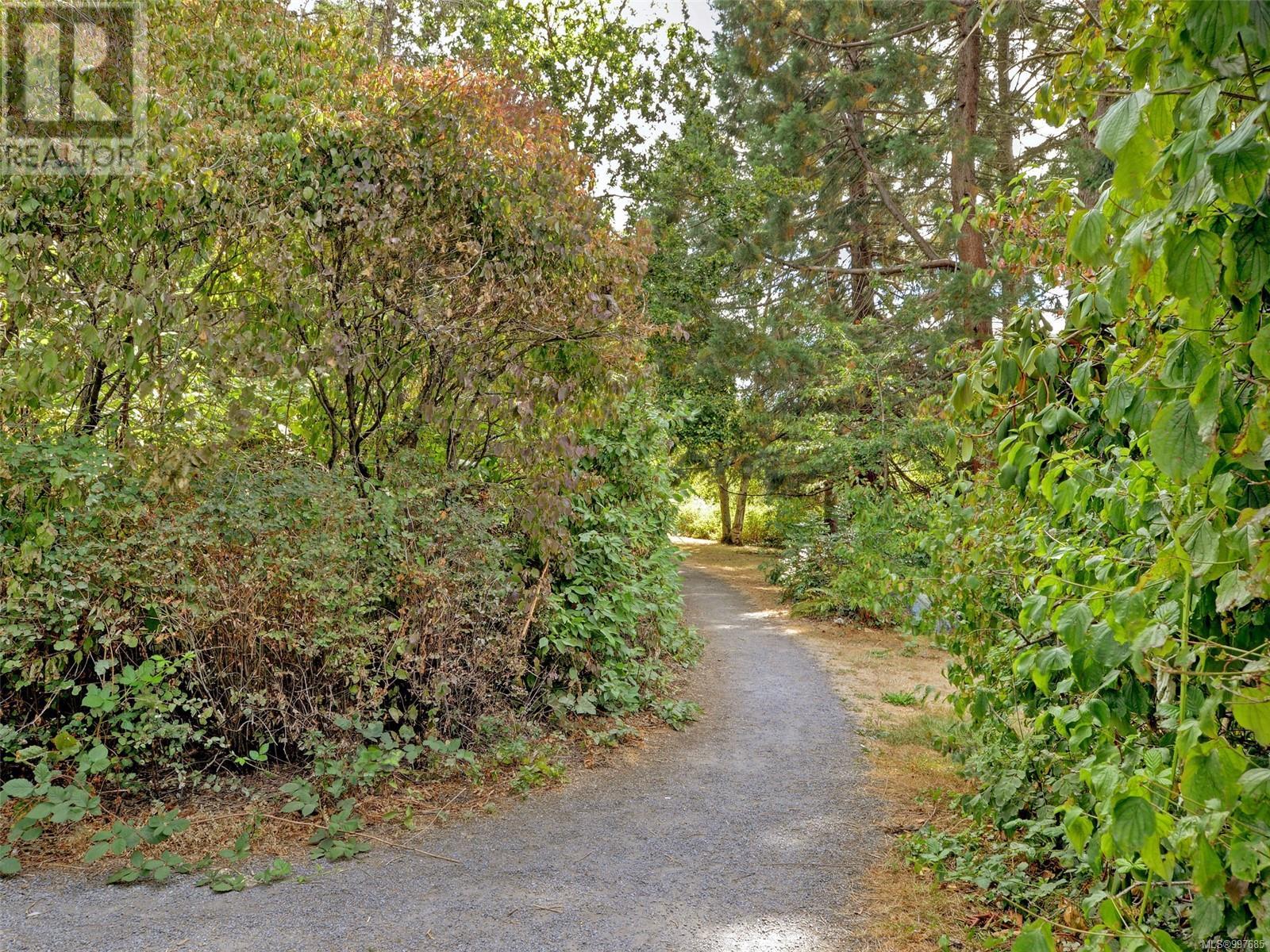  896 Dellwood Road, Esquimalt