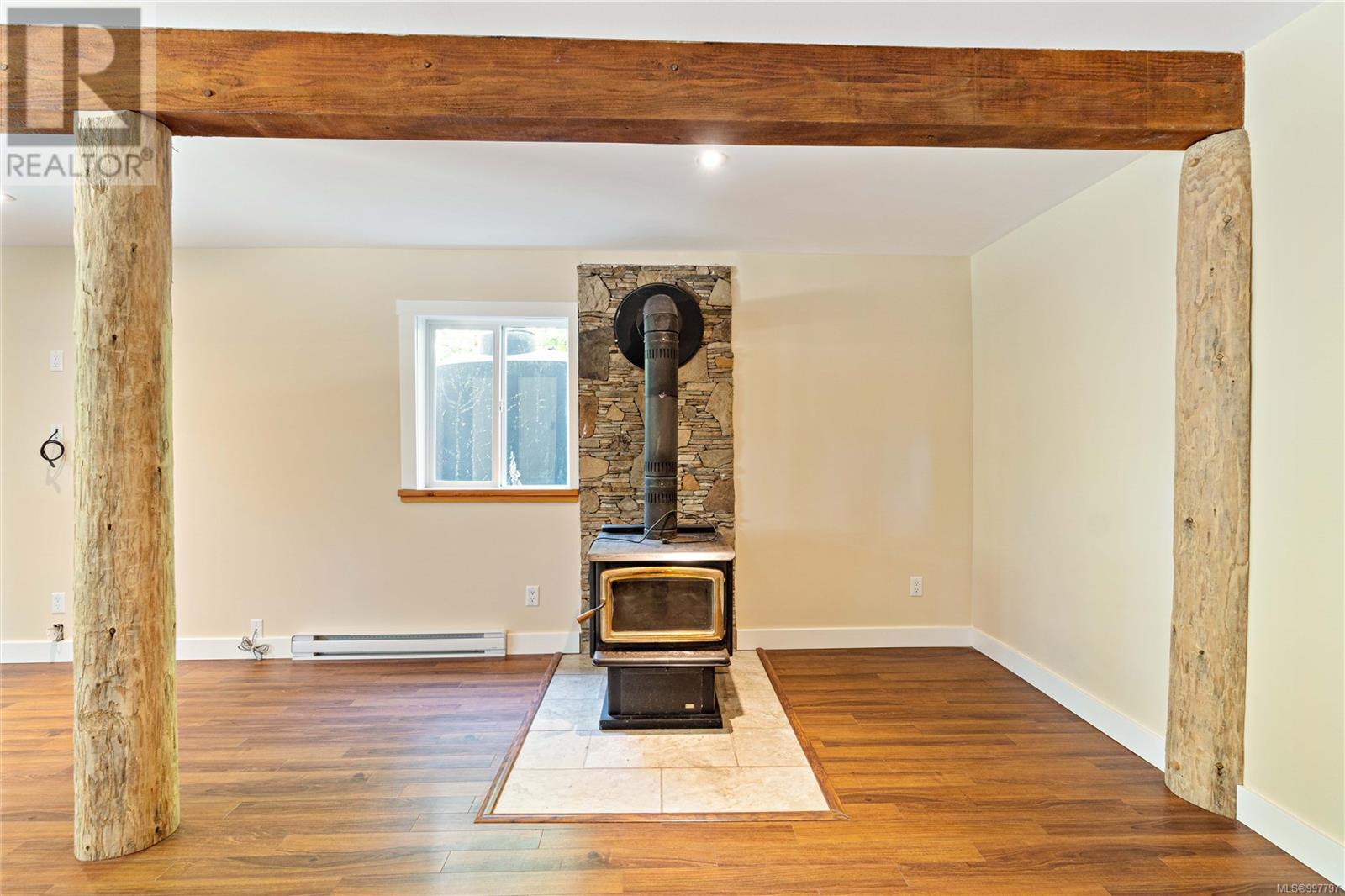 190 Rosislos Blvd, Gabriola Island