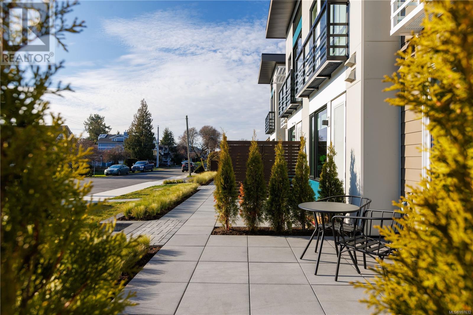 114 2374 Oakville Avenue, Sidney