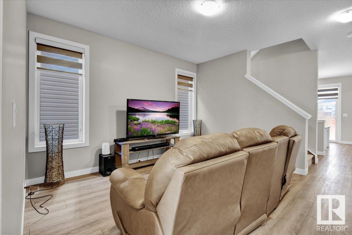 1623 203 ST NW, Edmonton