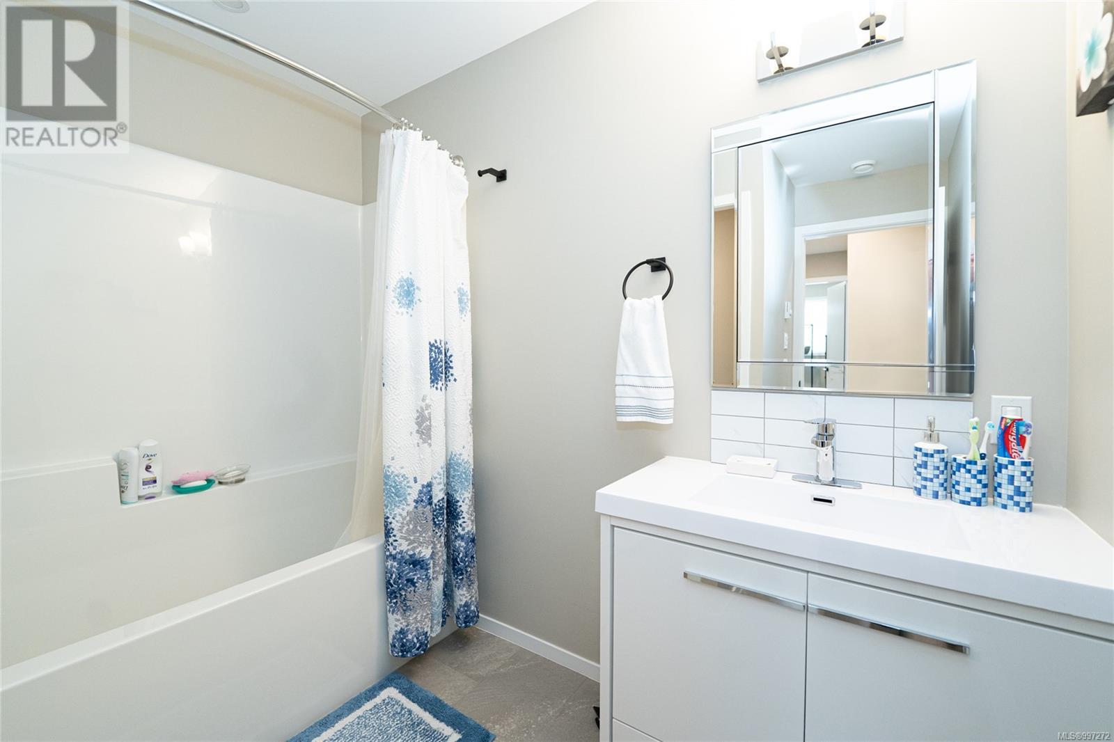 1 50 King George St N, Lake Cowichan