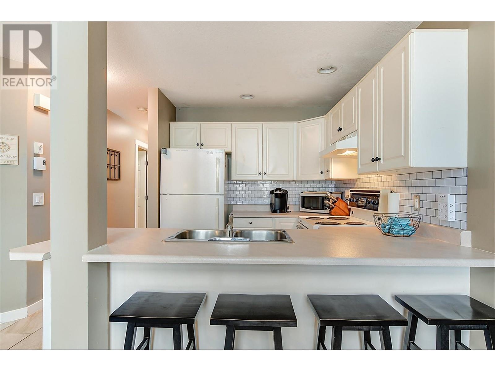 116D 5977 Snow Pines Crescent, Big White