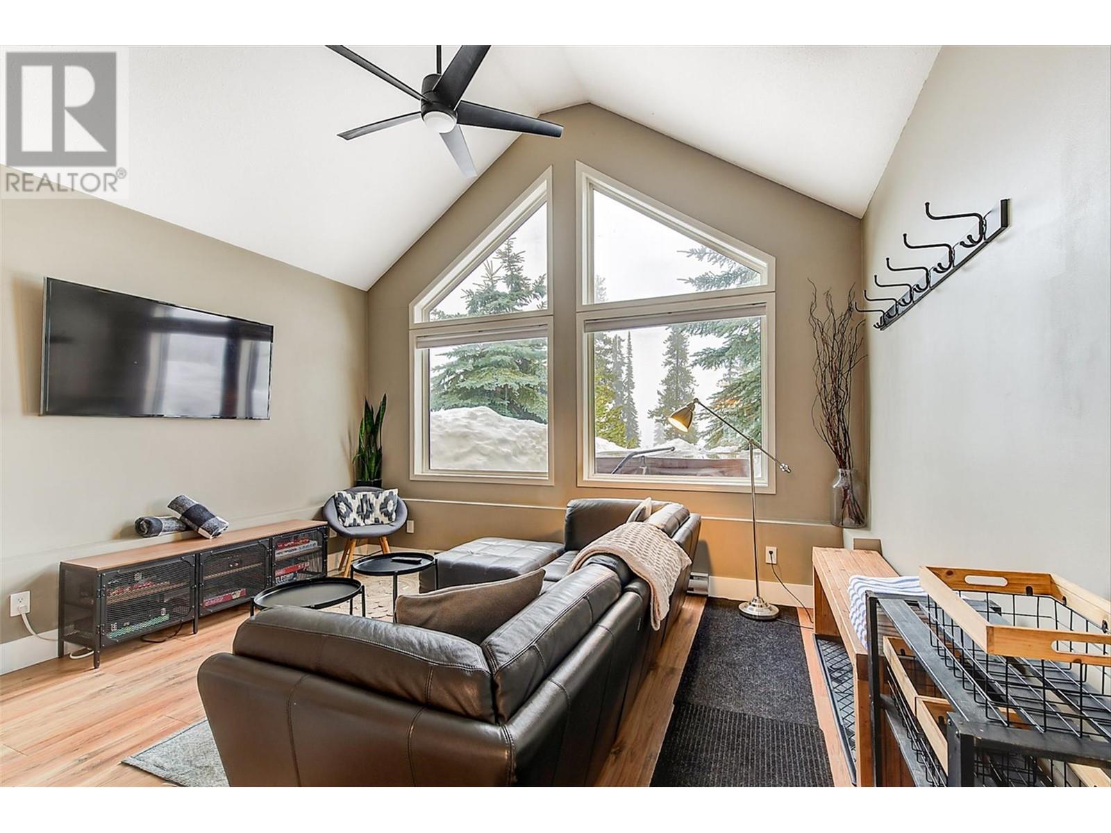 116D 5977 Snow Pines Crescent, Big White