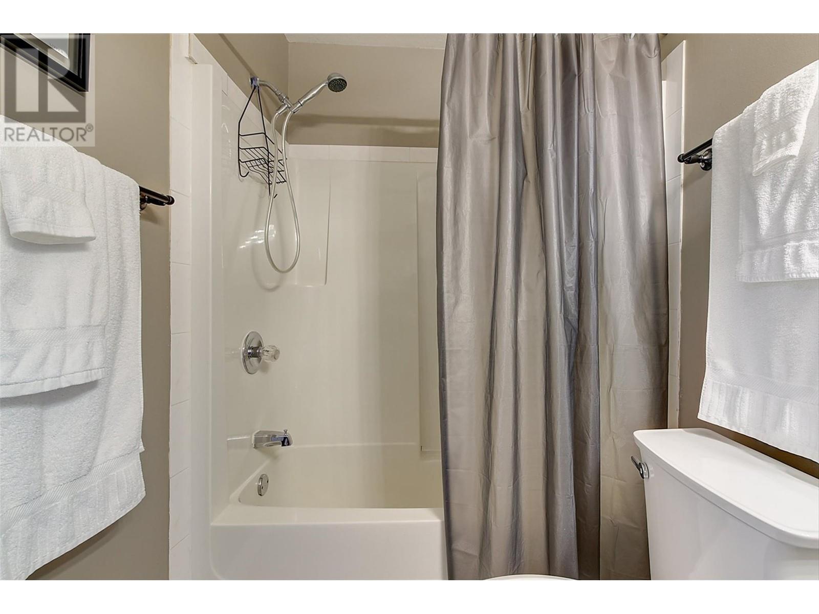 116D 5977 Snow Pines Crescent, Big White