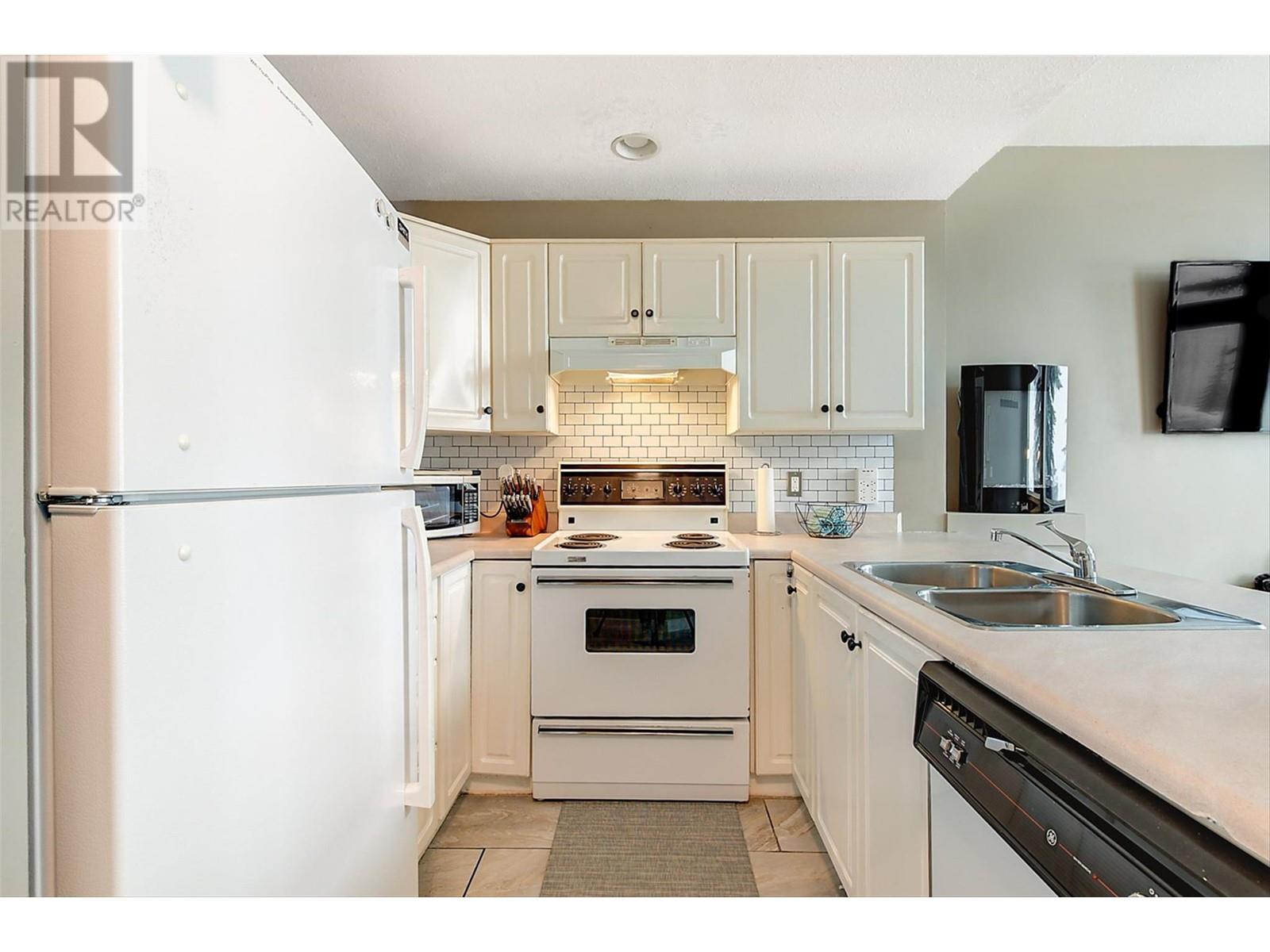 116D 5977 Snow Pines Crescent, Big White