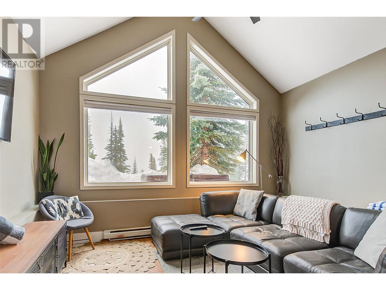 116D 5977 Snow Pines Crescent, Big White