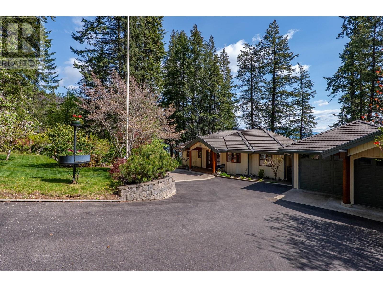 3 4498 Squilax-Anglemont Road, Scotch Creek