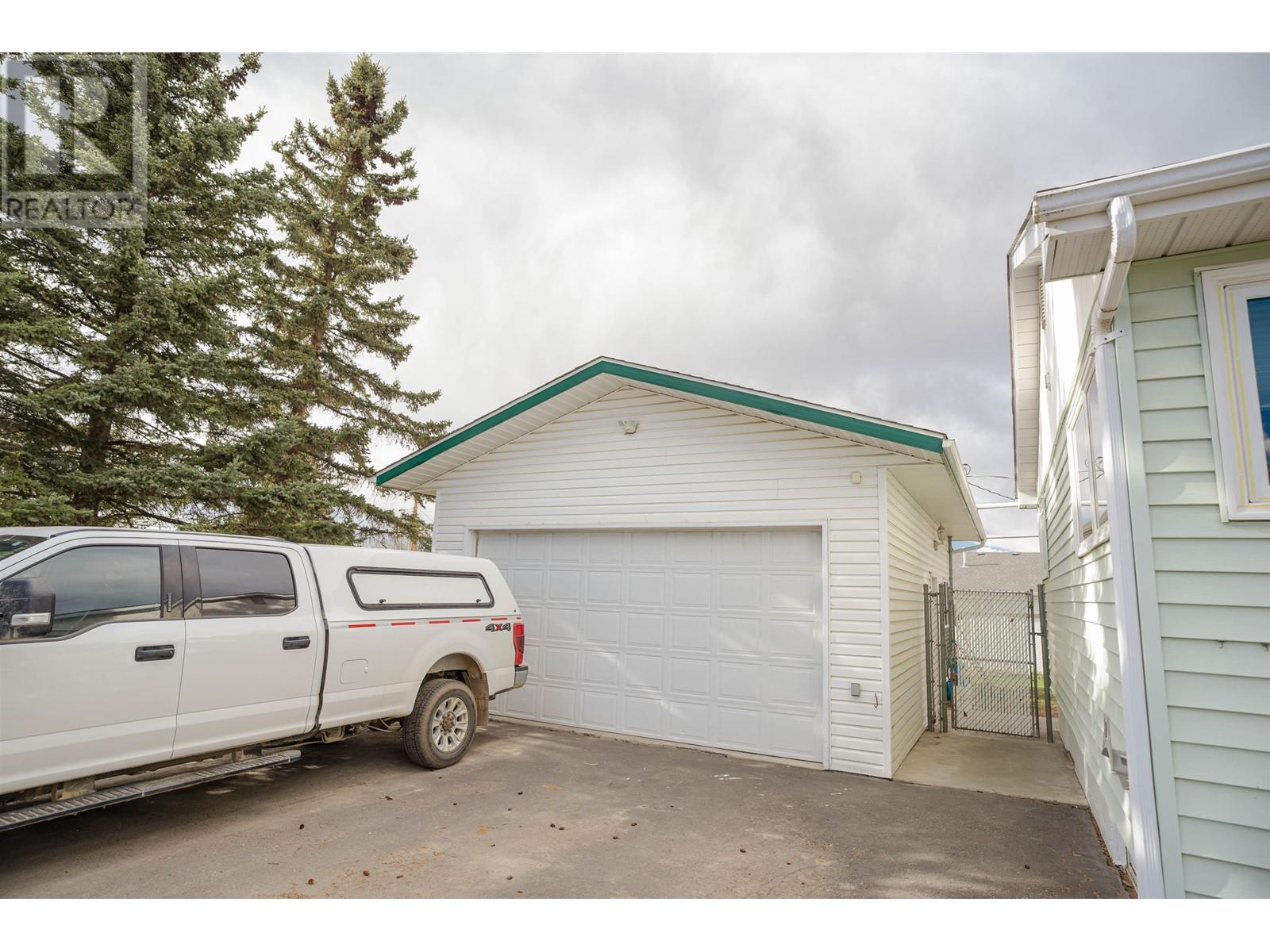 8912 115 AVENUE, Fort St. John