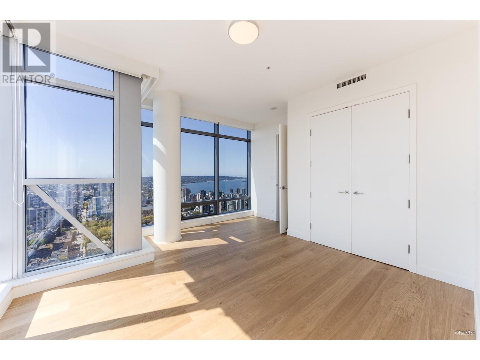 Photo 11 of 4704 1128 W Georgia Street, Vancouver BC