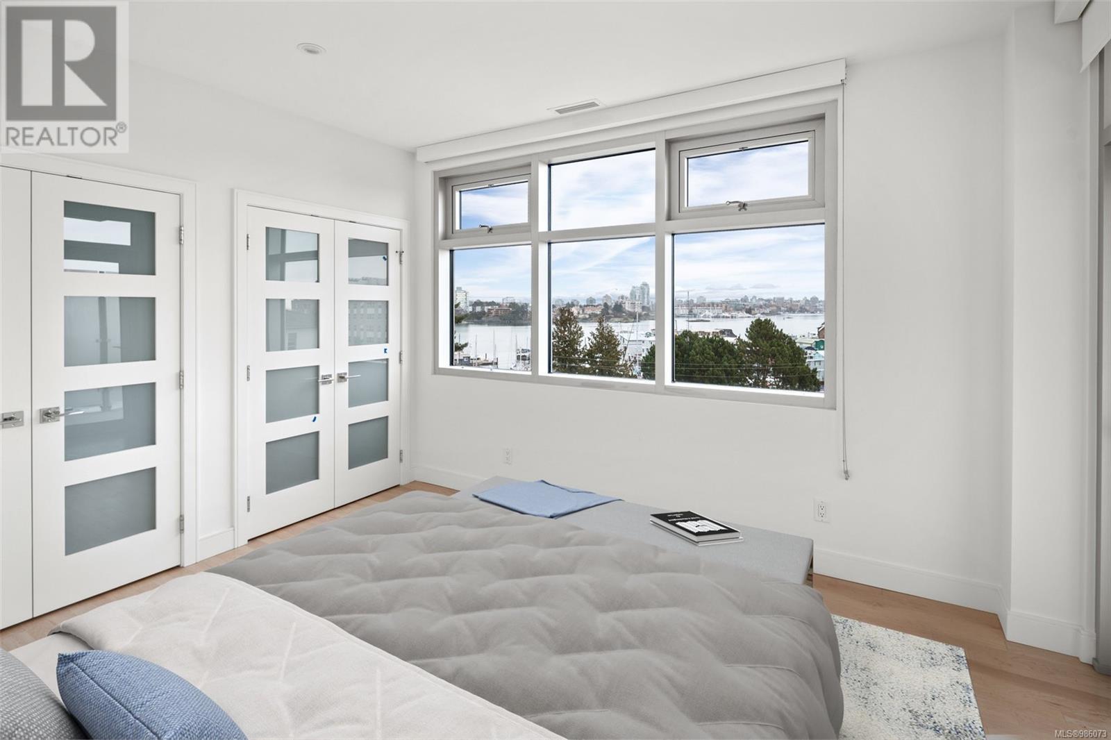 #207 916 LYALL ST - Image 10