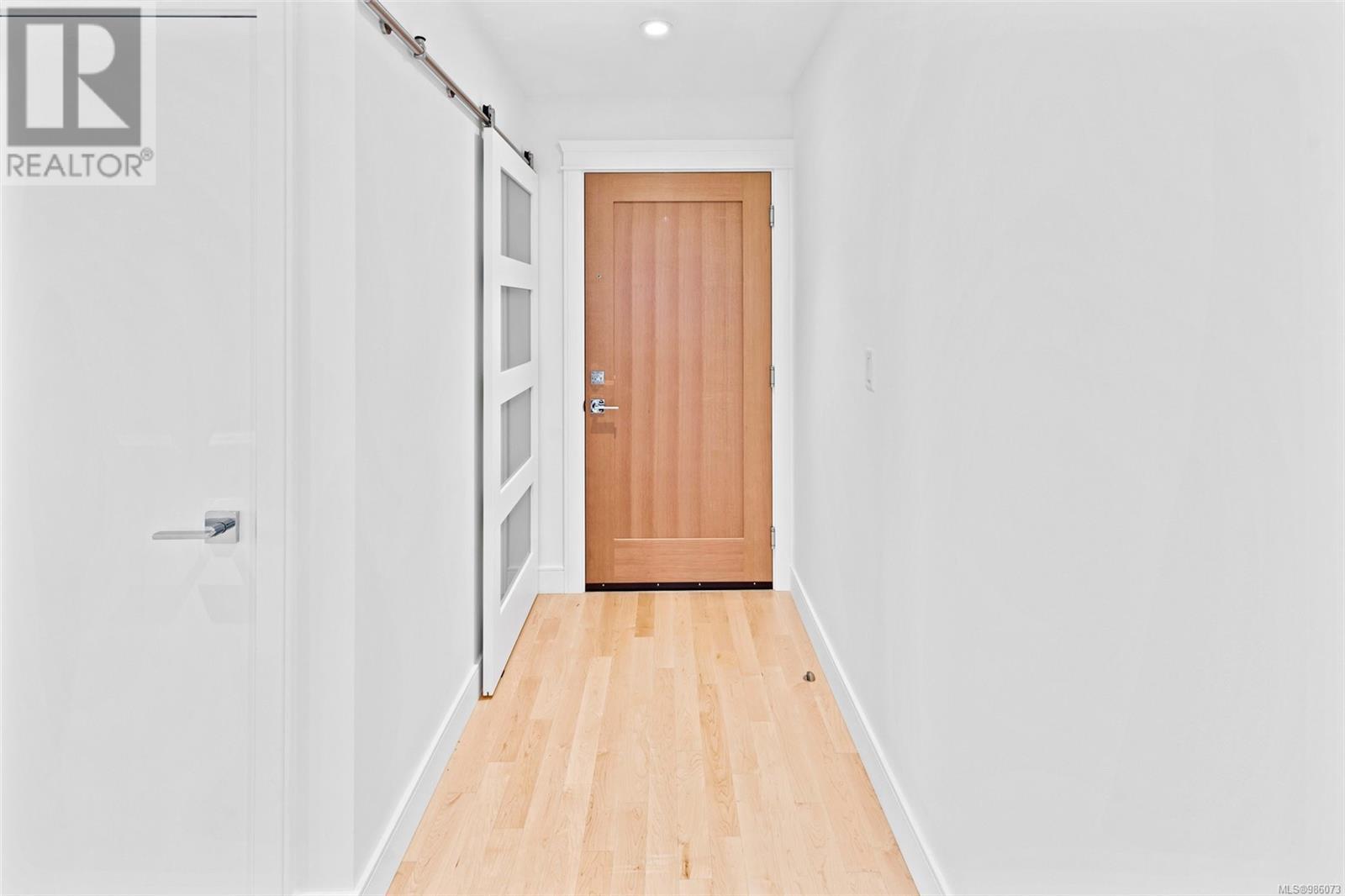 #207 916 LYALL ST - Image 7