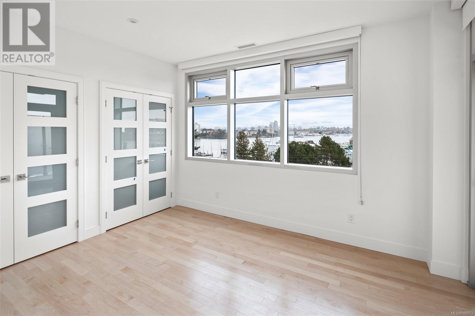 #207 916 LYALL ST - Image 15
