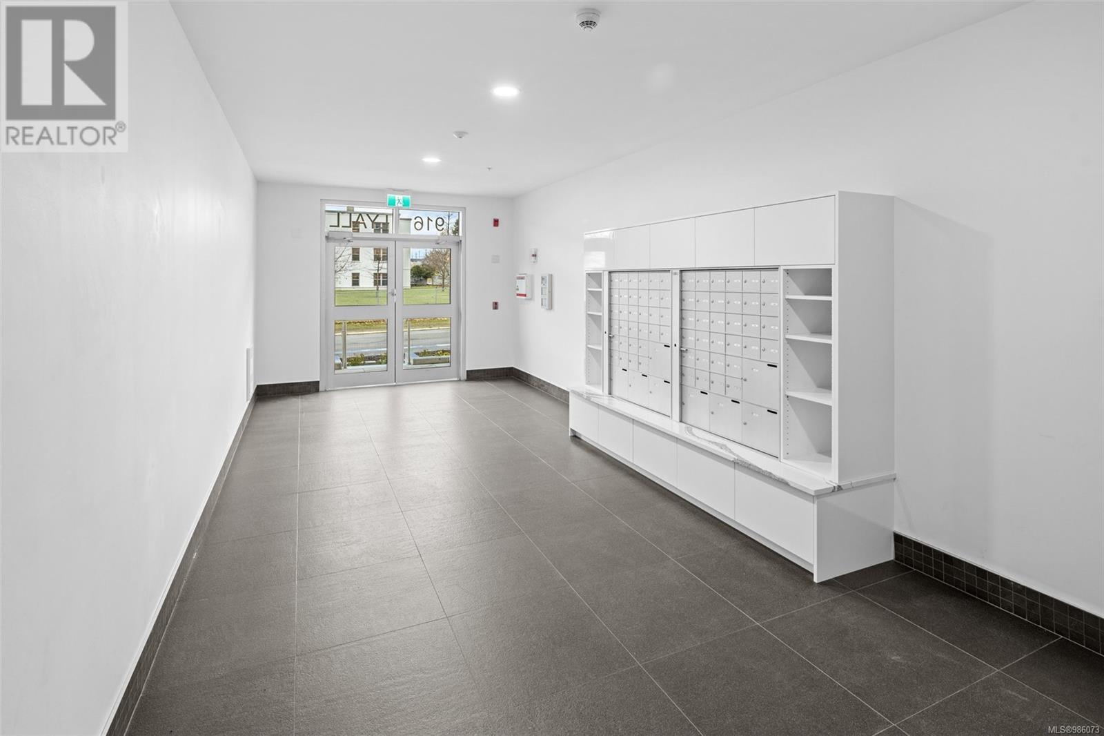 #207 916 LYALL ST - Image 20