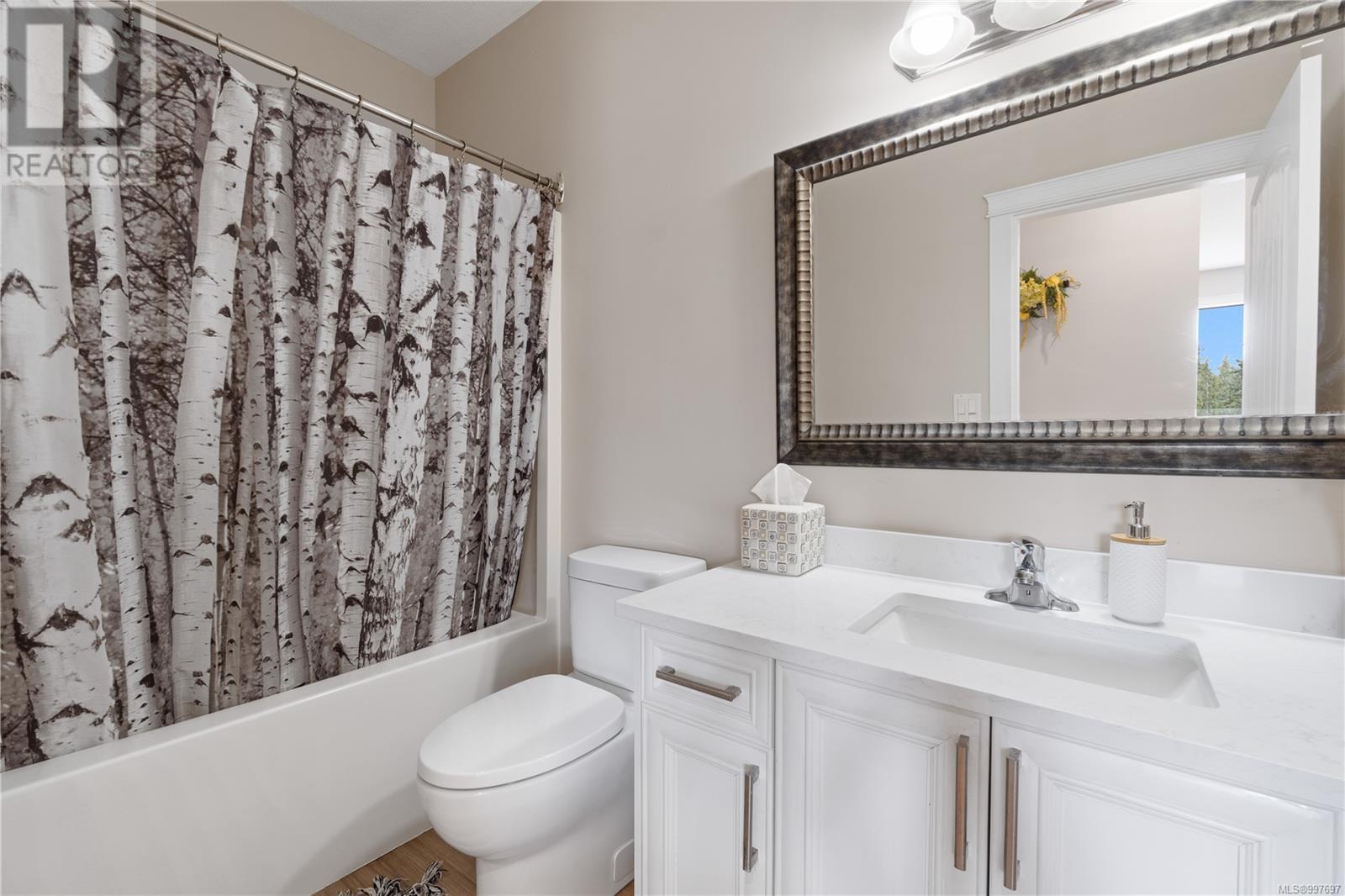 Photo 13 of 4232 Gulfview Dr, Nanaimo BC