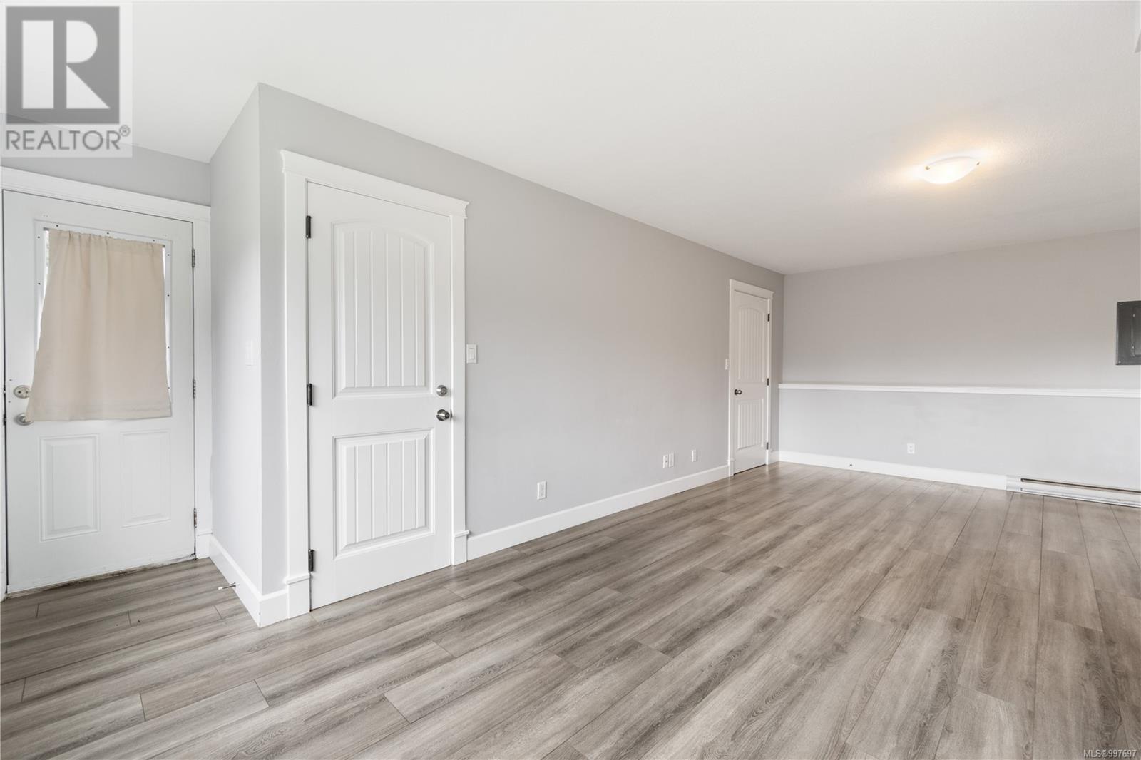 Photo 7 of 4232 Gulfview Dr, Nanaimo BC