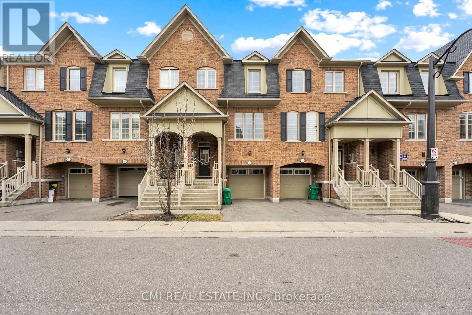 Photo 1 of 39 Sea Drifter Crescent, Brampton ON