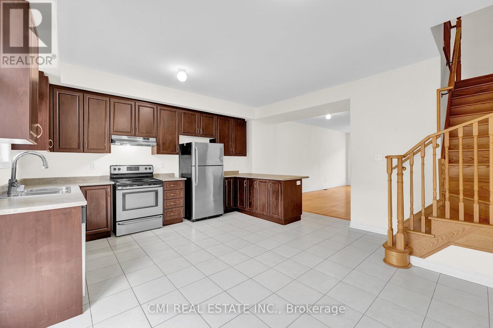 Photo 16 of 39 Sea Drifter Crescent, Brampton ON
