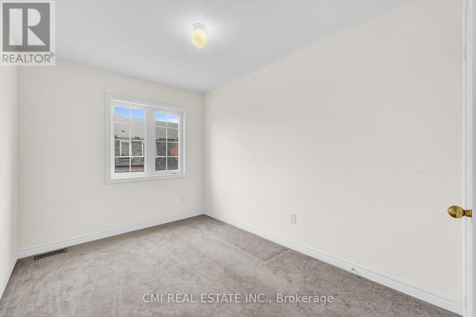 Photo 33 of 39 Sea Drifter Crescent, Brampton ON