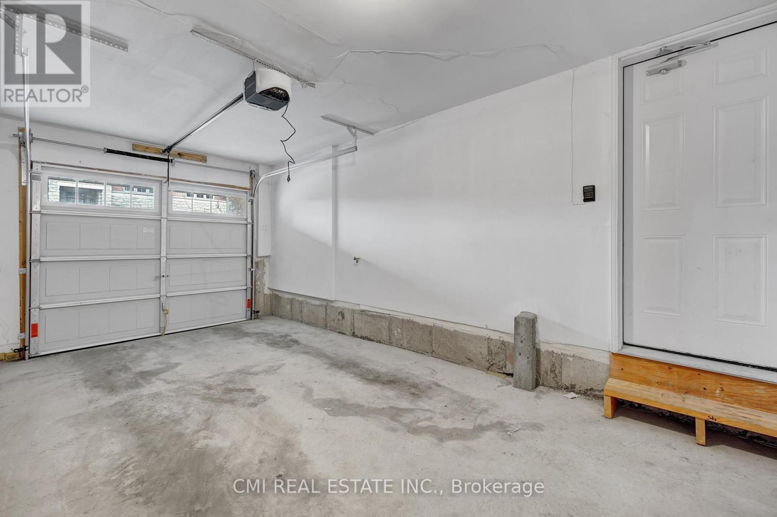 Photo 36 of 39 Sea Drifter Crescent, Brampton ON