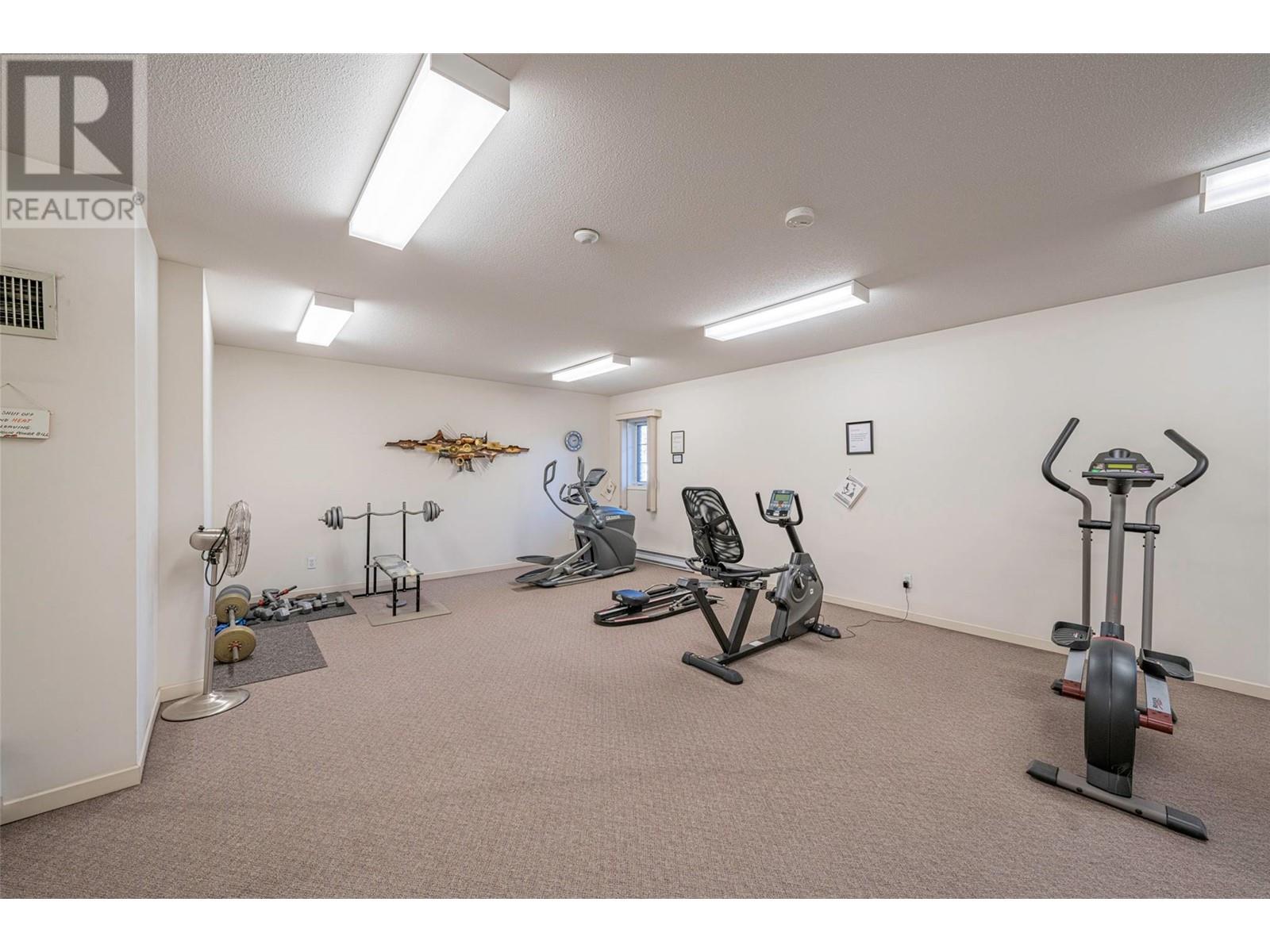 105 945 Lawrence Avenue, Kelowna
