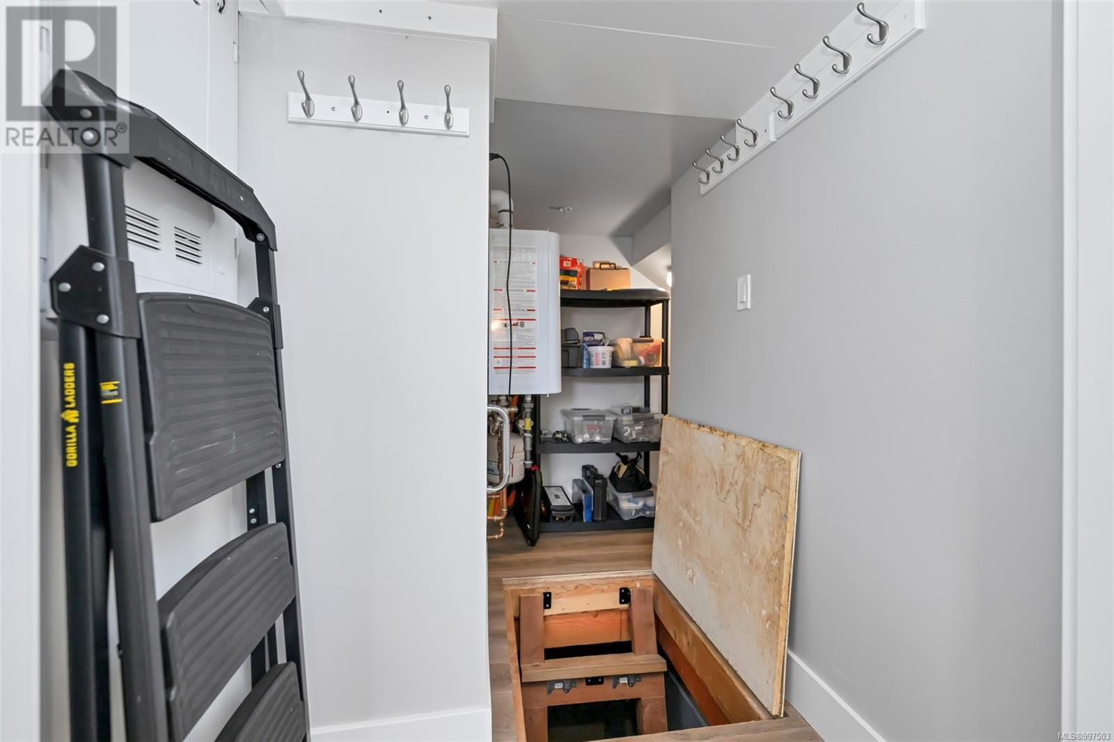  7924 Lochside Drive, Central Saanich