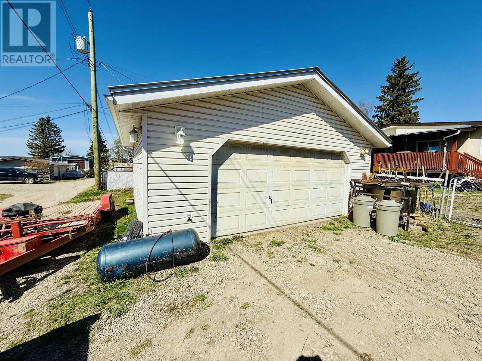 Photo 13 of 10615 105 Avenue, Fort St John BC