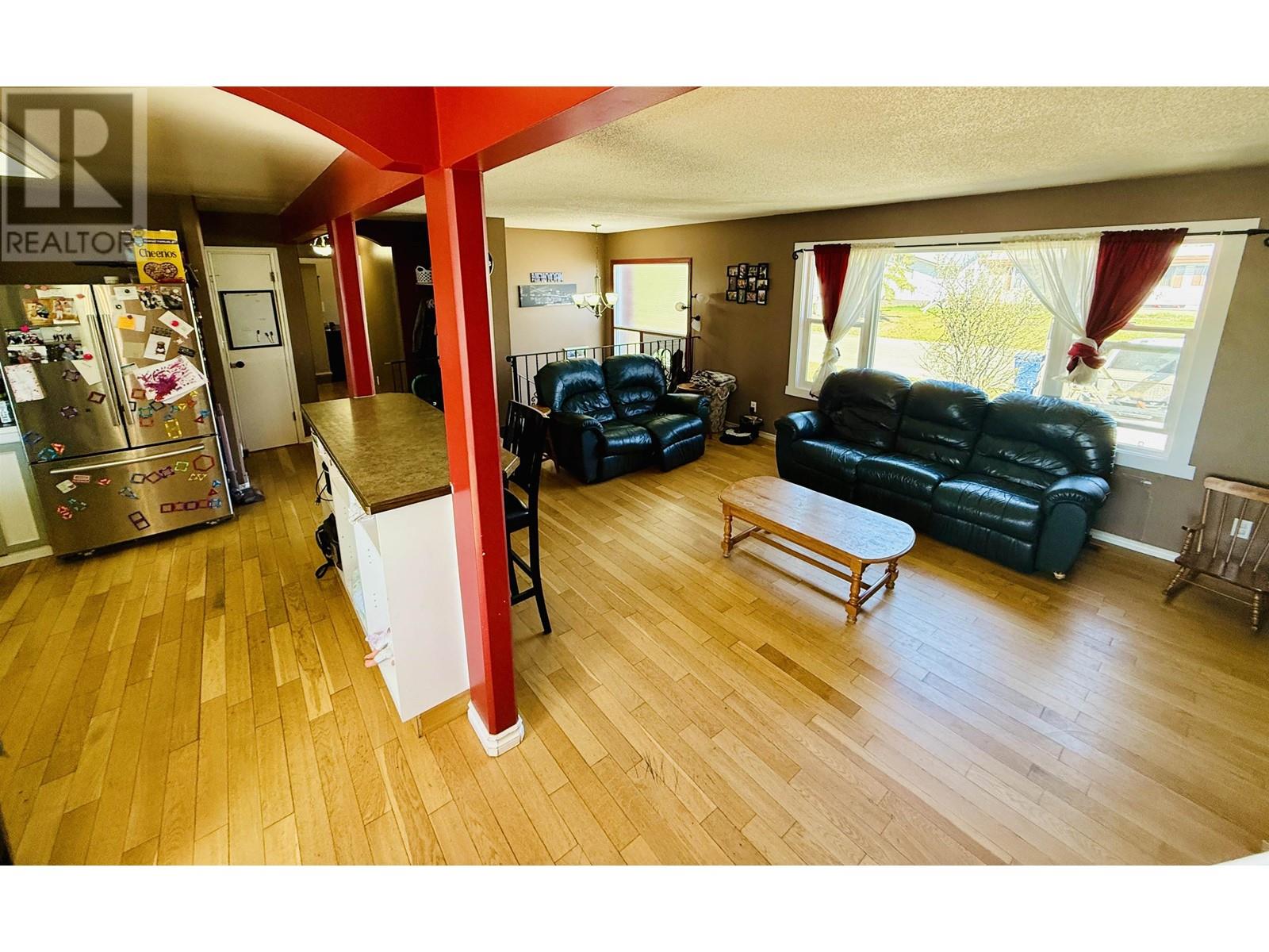 Photo 6 of 10615 105 Avenue, Fort St John BC