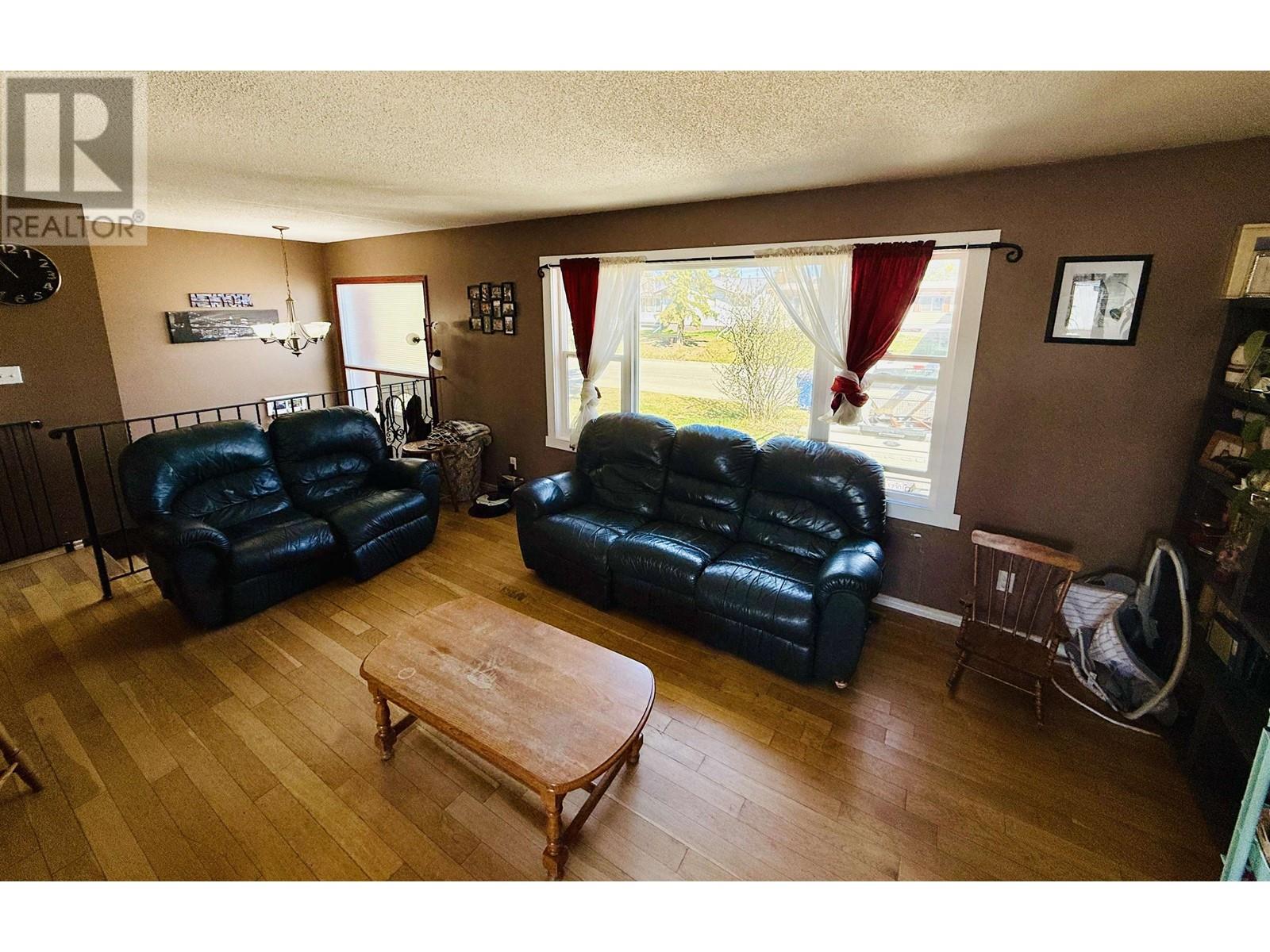 Photo 5 of 10615 105 Avenue, Fort St John BC