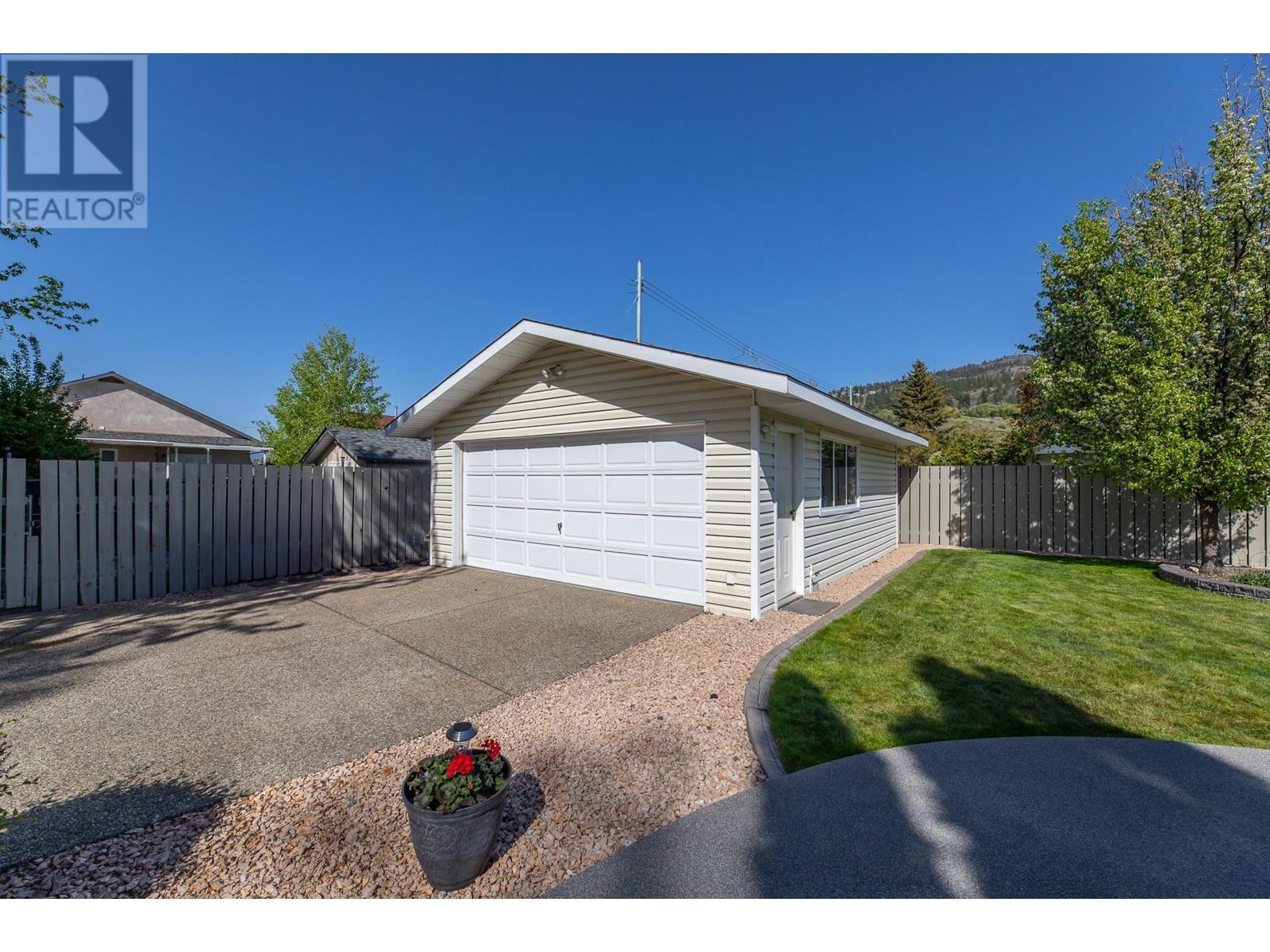 175 Lee Avenue, Penticton