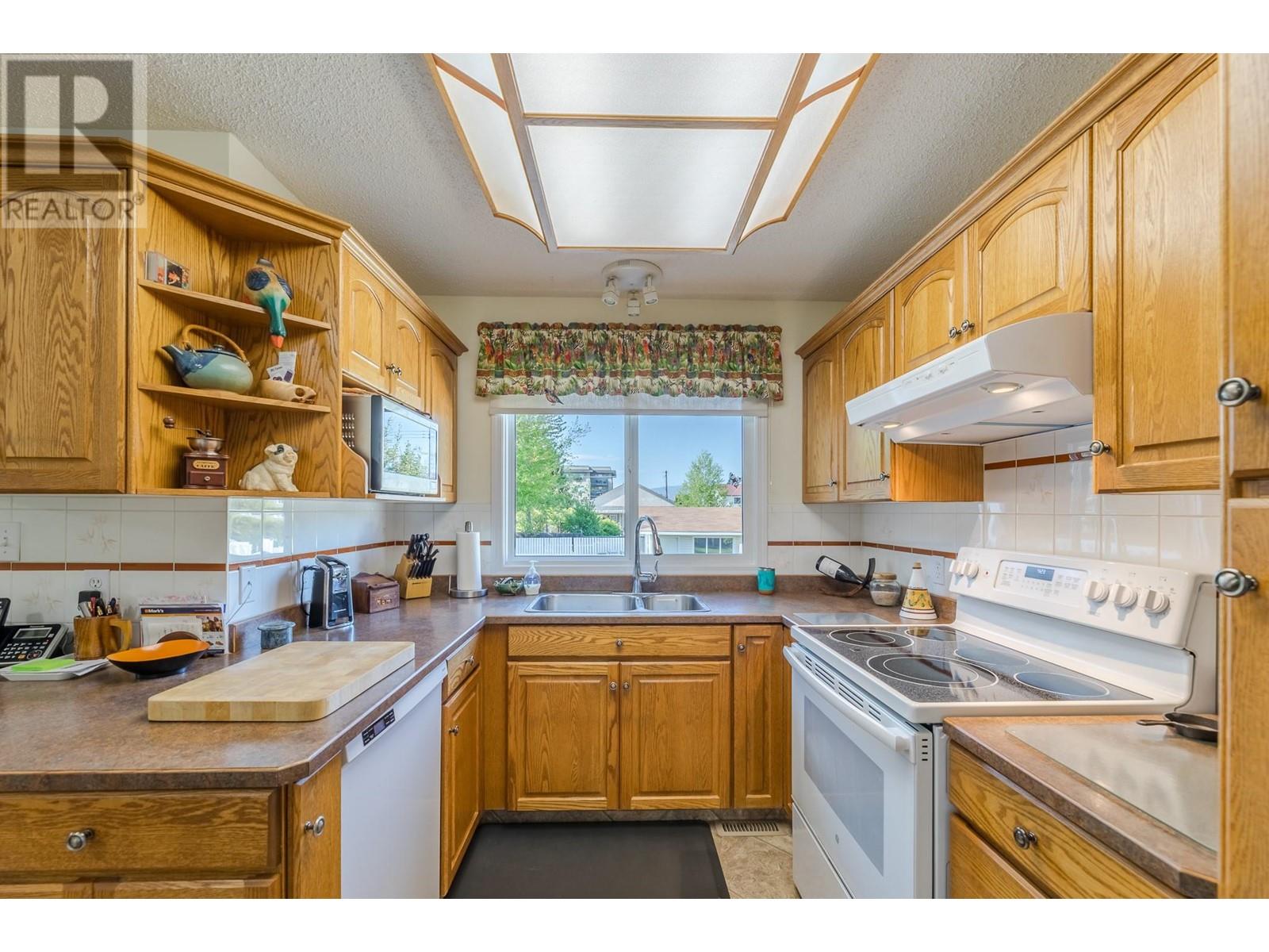 175 Lee Avenue, Penticton