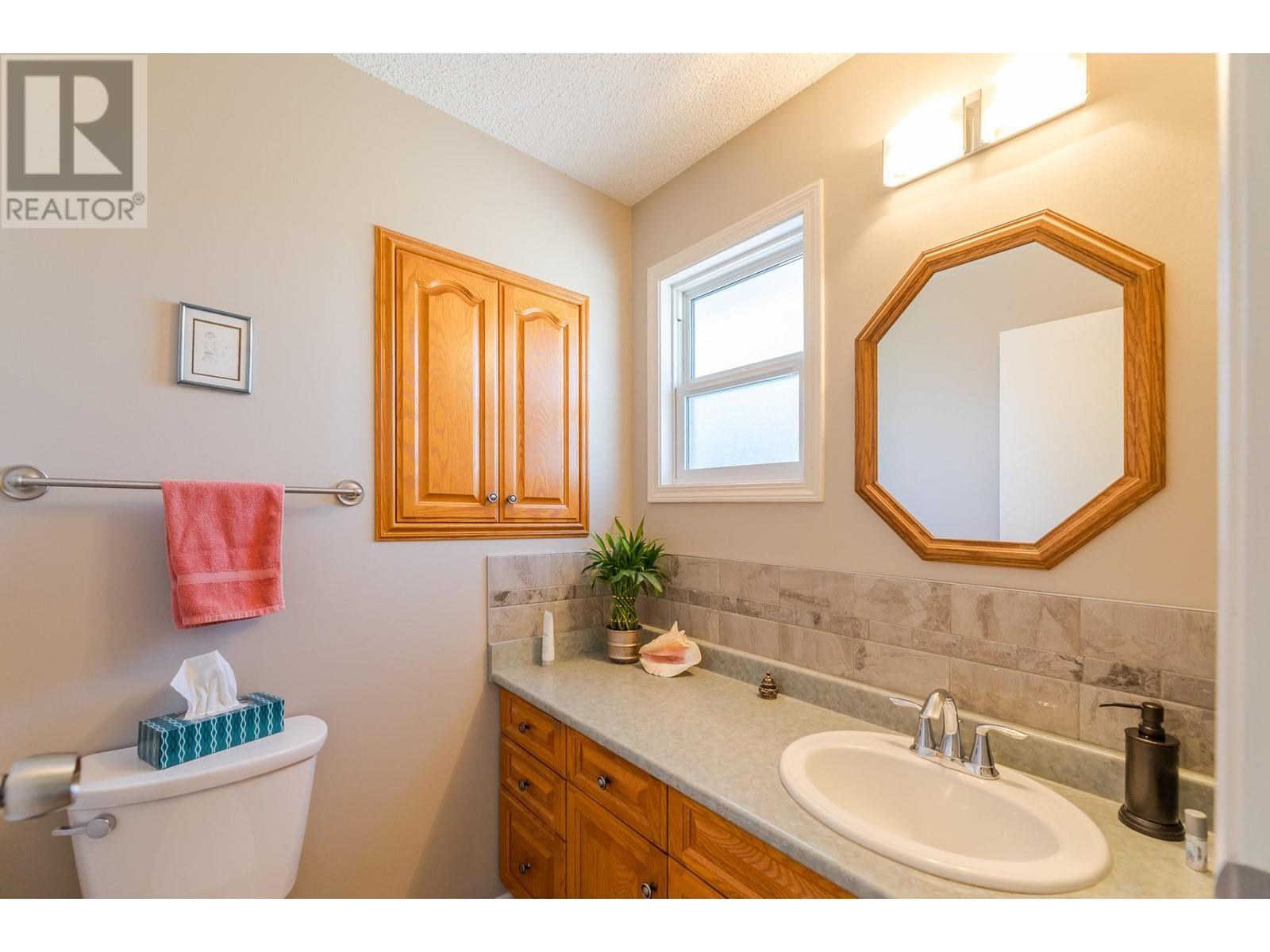 175 Lee Avenue, Penticton