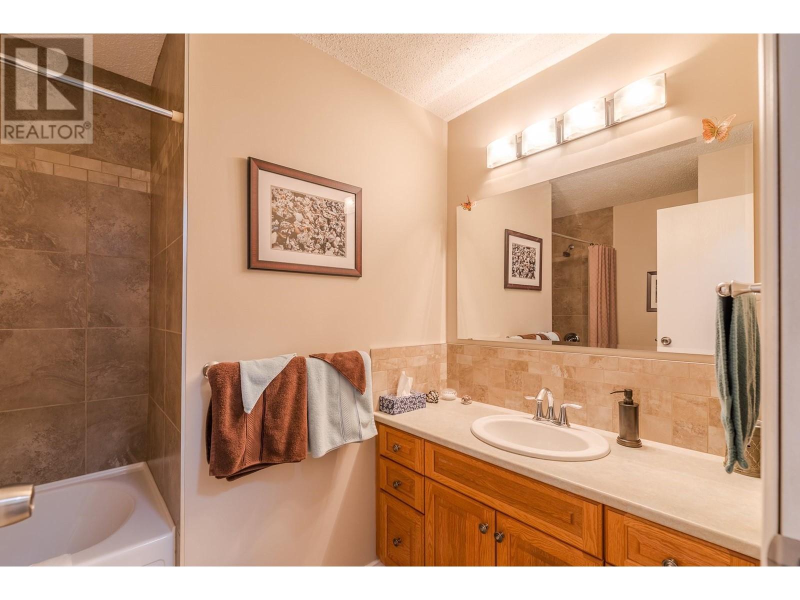 175 Lee Avenue, Penticton