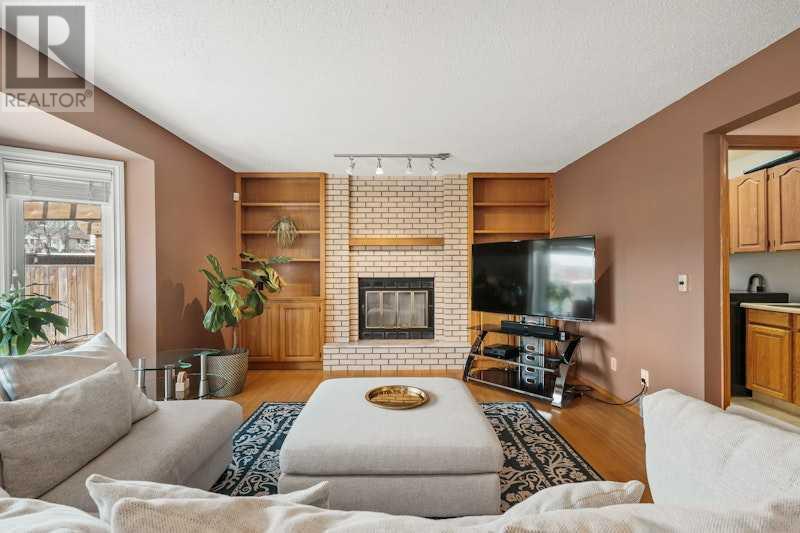 Single Family House for Sale in  Edgepark Way NW Edgemont Calgary 