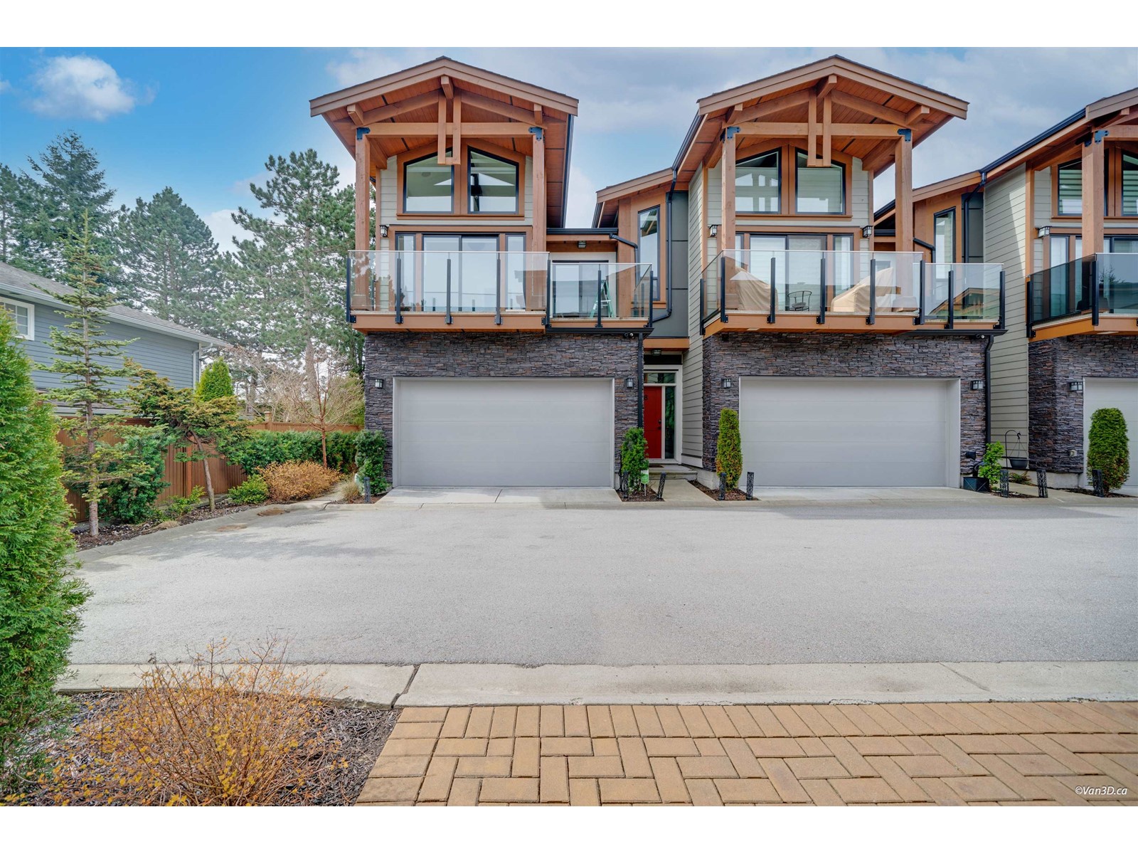 Photo 2 of 8 1454 162 B Street, Surrey BC