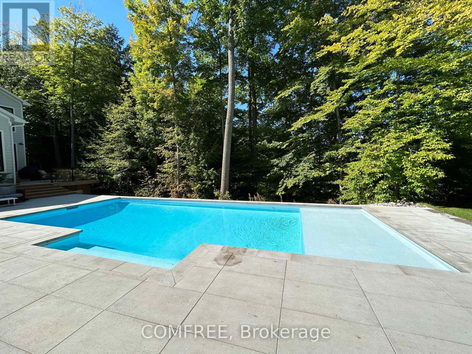 Photo 10 of 2072 Wilkinson Street, Innisfil ON