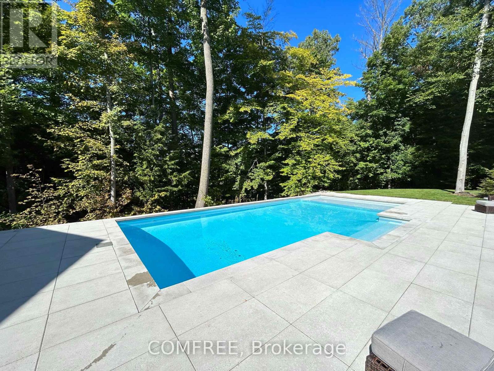 Photo 11 of 2072 Wilkinson Street, Innisfil ON