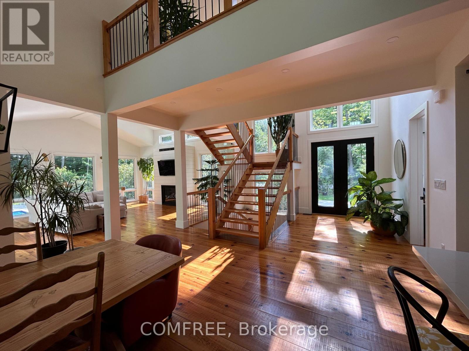 Photo 21 of 2072 Wilkinson Street, Innisfil ON