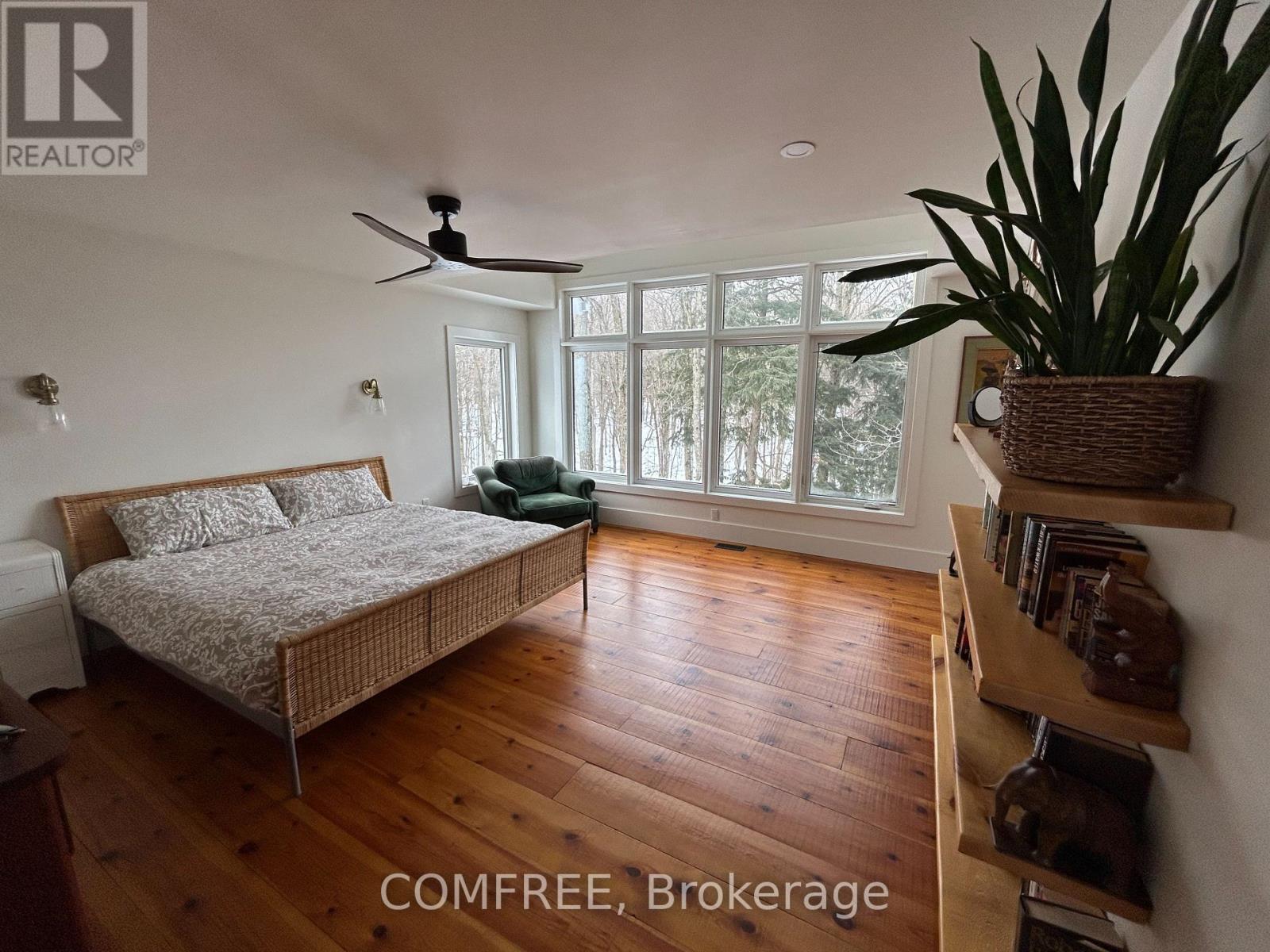 Photo 18 of 2072 Wilkinson Street, Innisfil ON