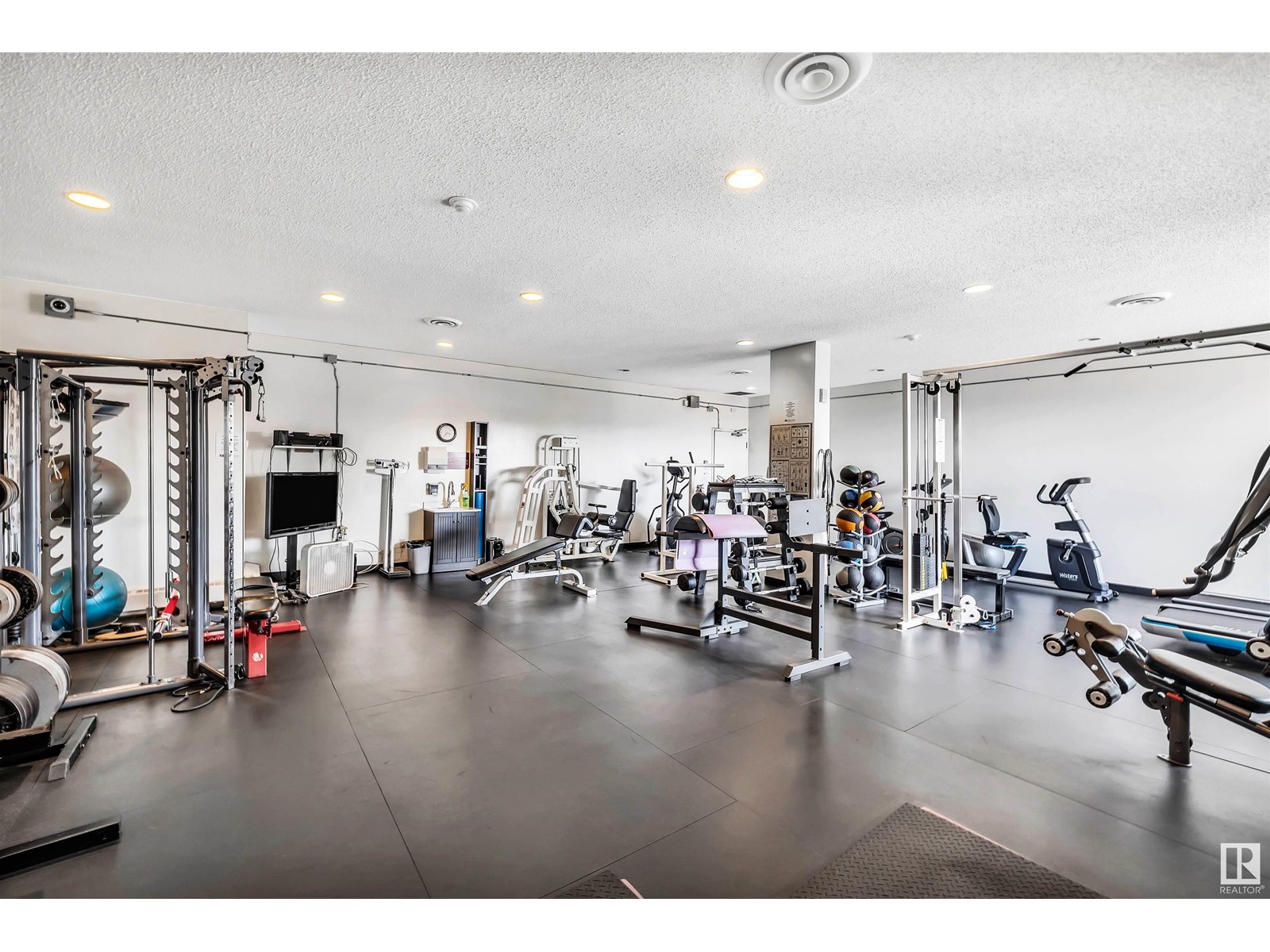 #705 10175 109 ST NW, Edmonton