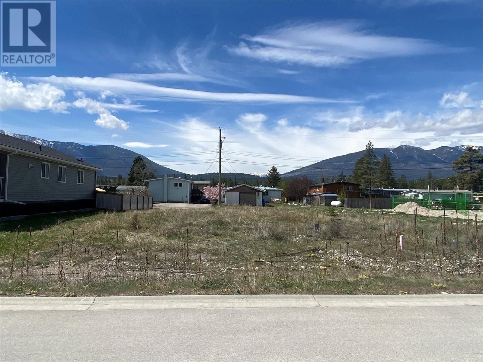8783 MOUNTAIN VIEW Street, Canal Flats