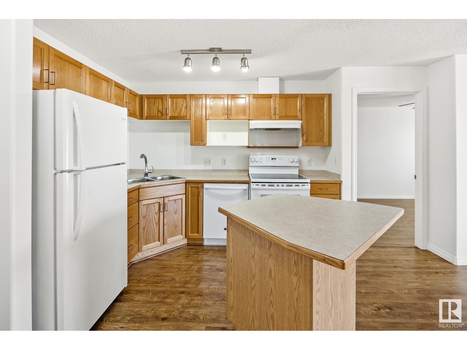 #205 16221 95 ST NW, Edmonton