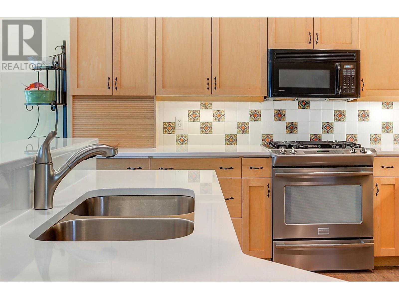  3605 Luxmoore Road, Kelowna