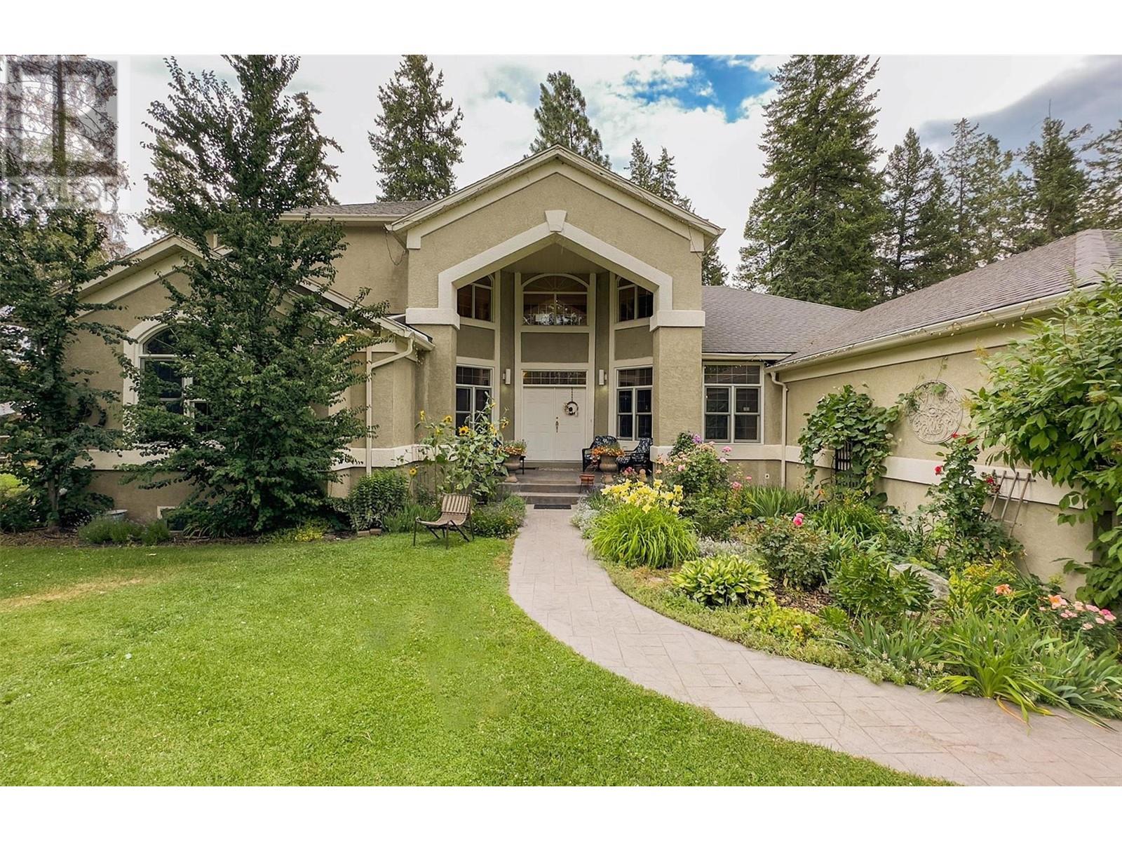  3605 Luxmoore Road, Kelowna