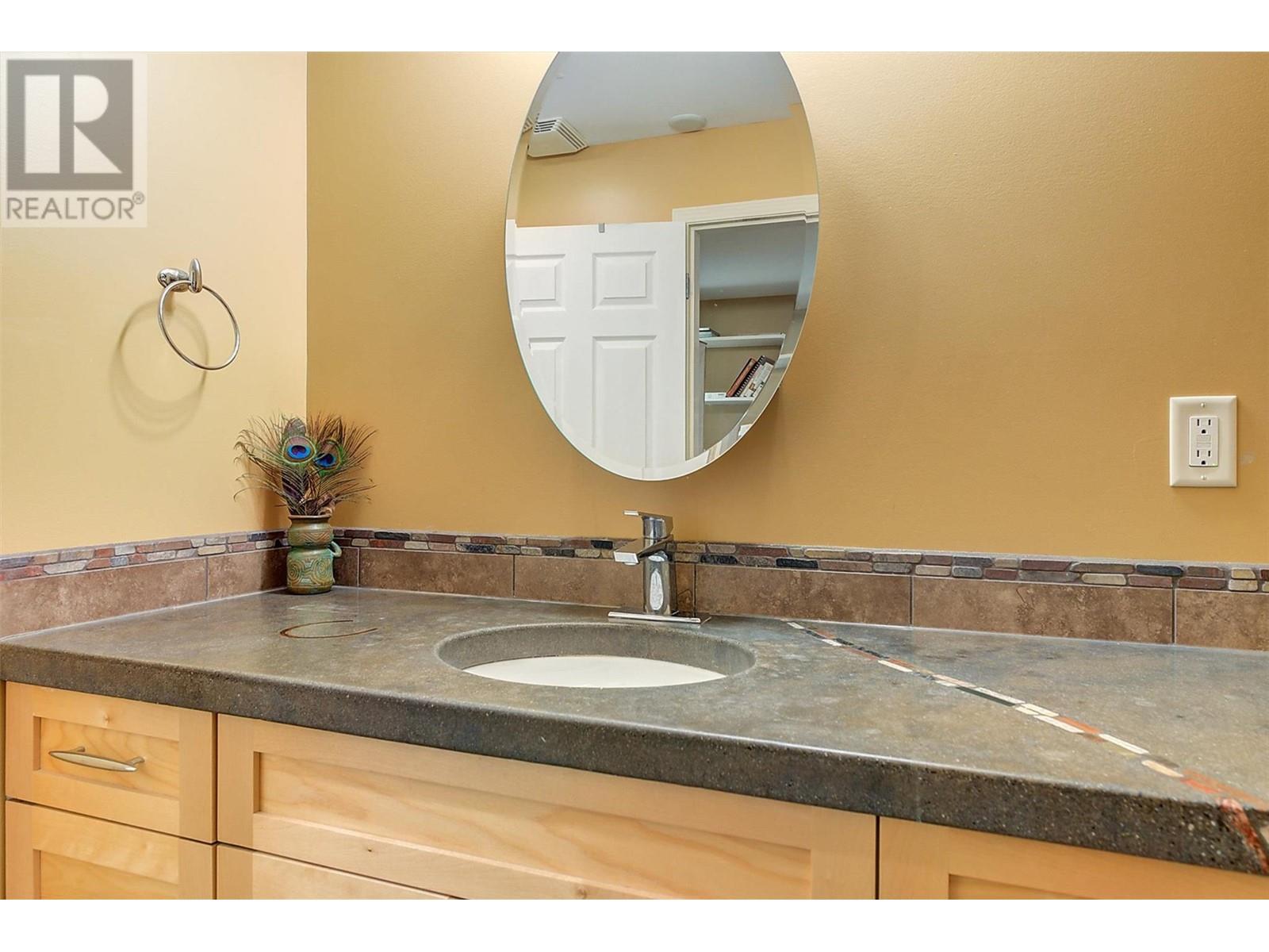  3605 Luxmoore Road, Kelowna