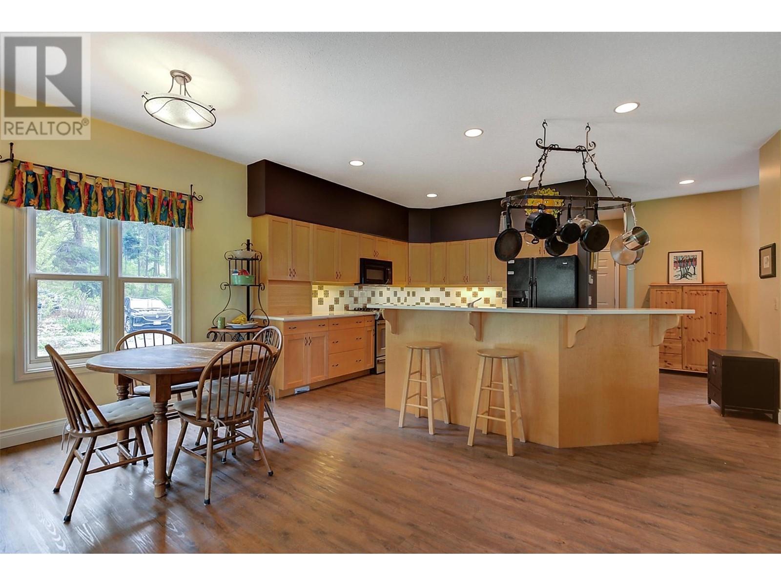  3605 Luxmoore Road, Kelowna