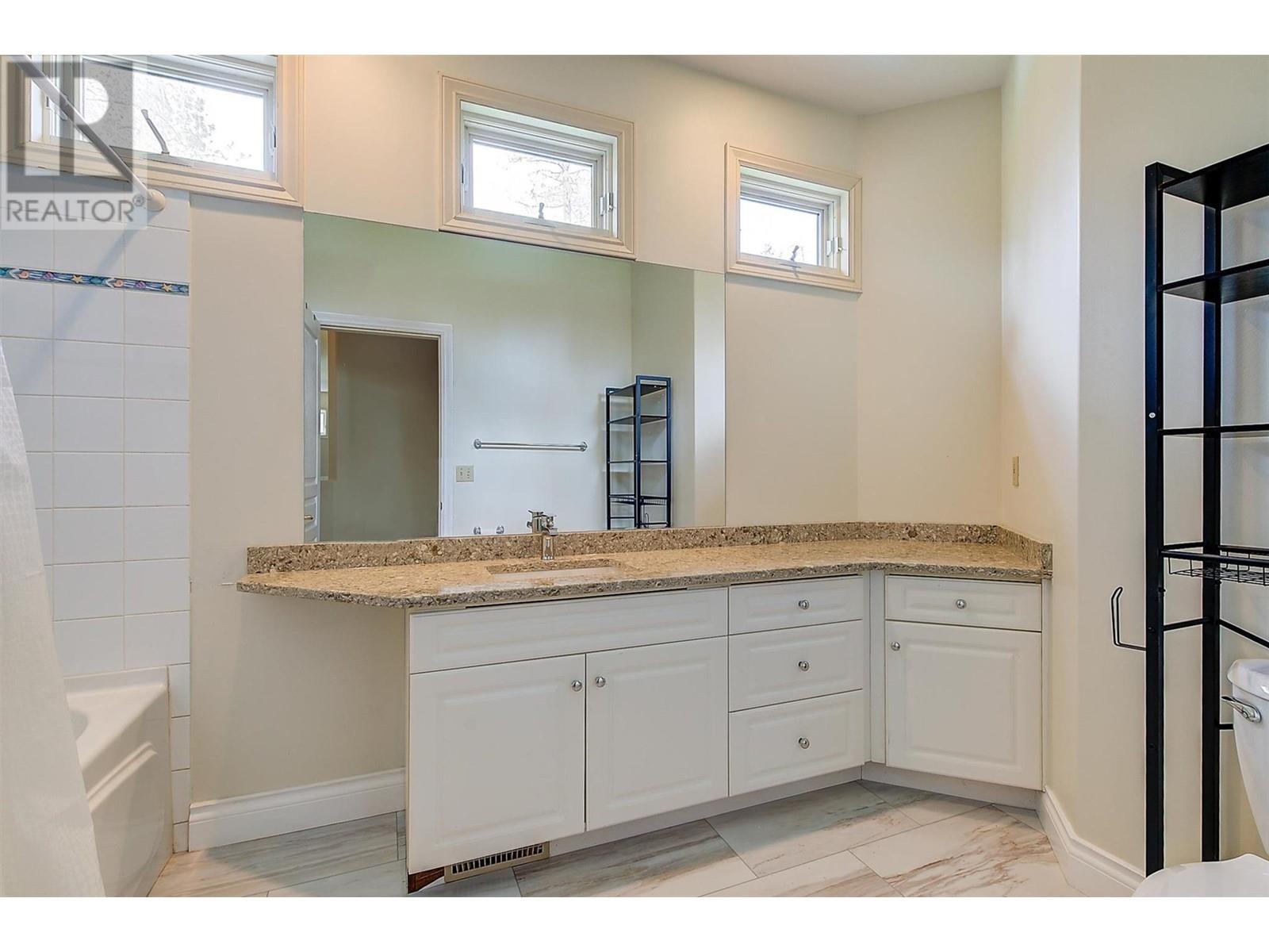  3605 Luxmoore Road, Kelowna