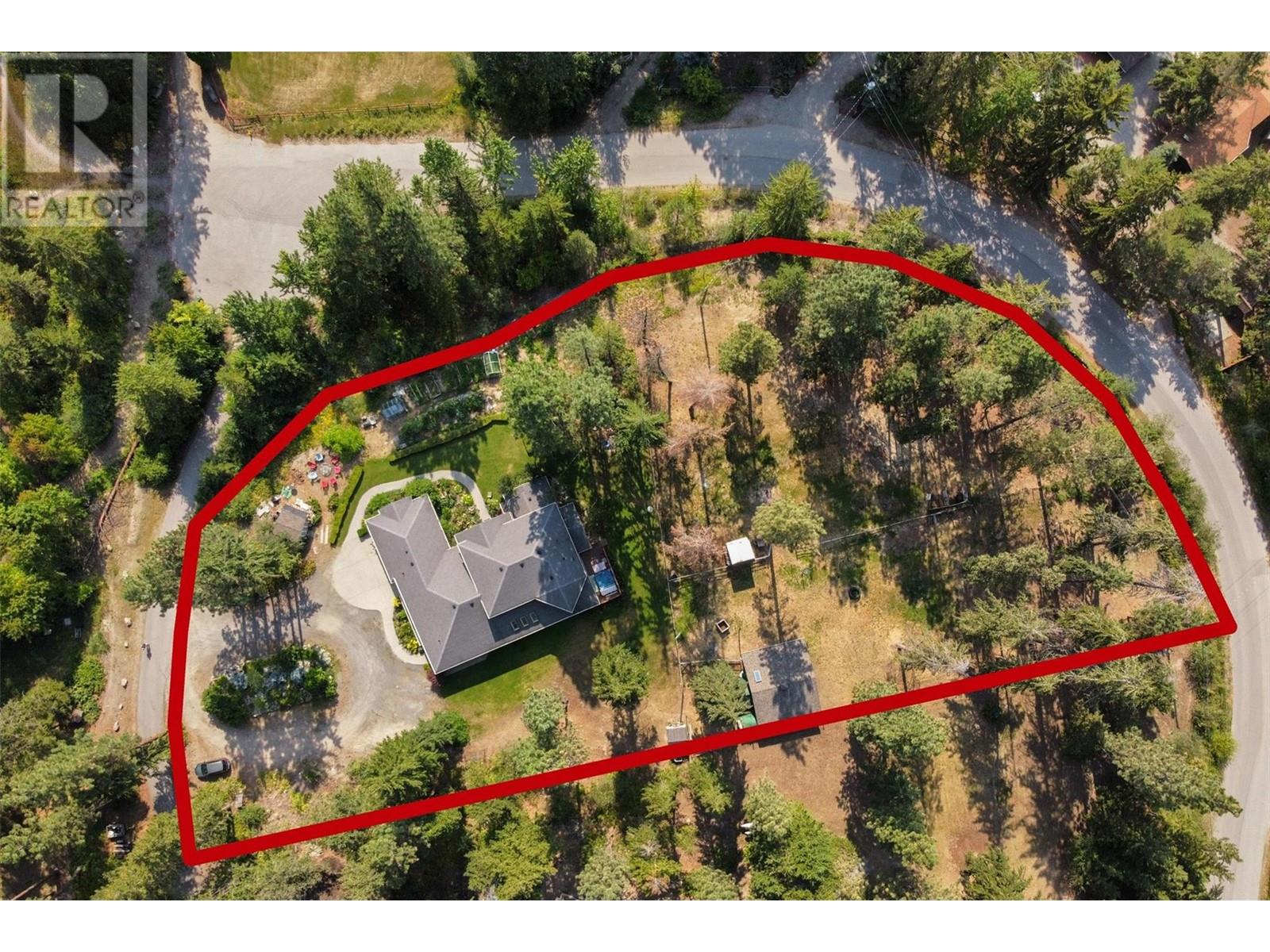  3605 Luxmoore Road, Kelowna