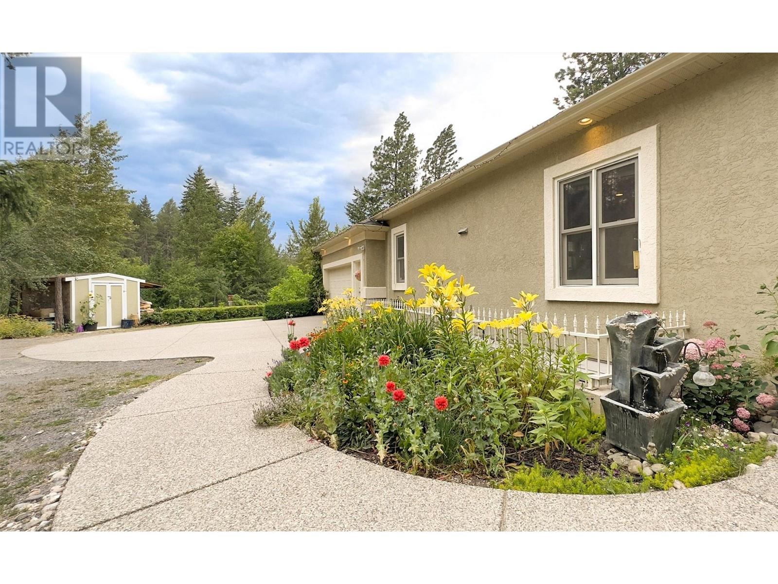  3605 Luxmoore Road, Kelowna
