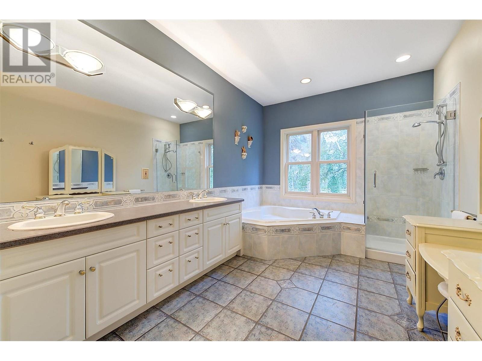  3605 Luxmoore Road, Kelowna